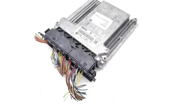 BMW 3 E90 E91 Engine control unit/module 7801711 0281013251 7791699