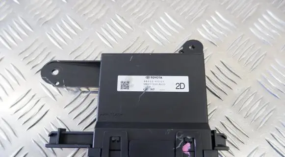 Toyota Yaris XP210 Air conditioner control unit module 88650K0121