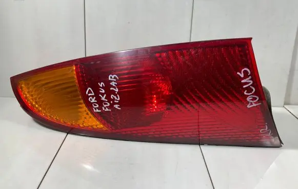 Ford Focus Rear/tail lights XS4113404AD