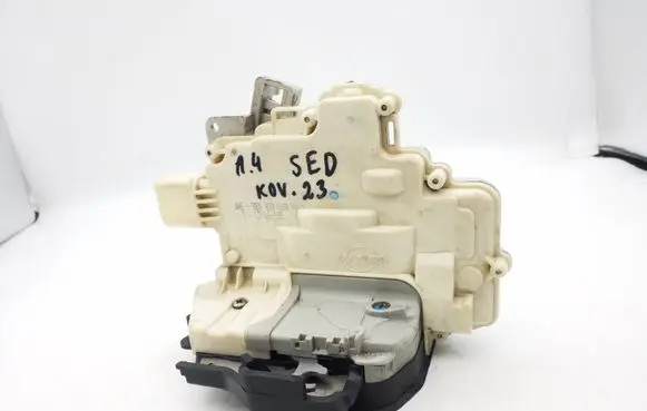 Audi A4 S4 B7 8E 8H Rear door lock 8E0839015AA