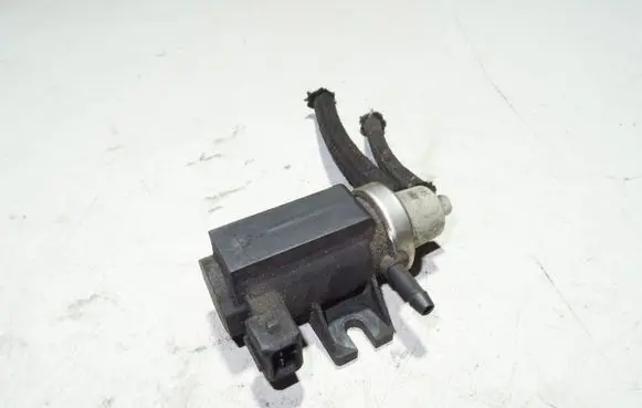 Volkswagen Golf IV Turbo solenoid valve 1J0906627A