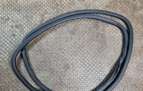 Chrysler Pacifica Sliding door rubber seal 