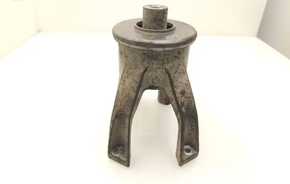 Engine mount bracket