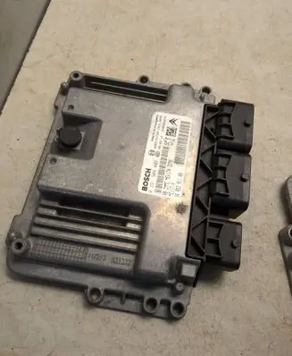 Peugeot 5008 Engine control unit/module 9663193780 0261S04009 9665291180