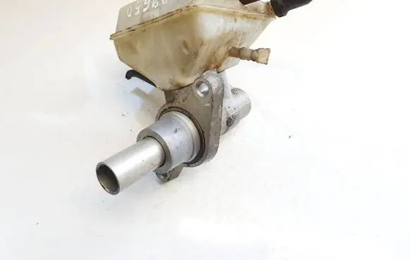Peugeot 3008 I Master brake cylinder