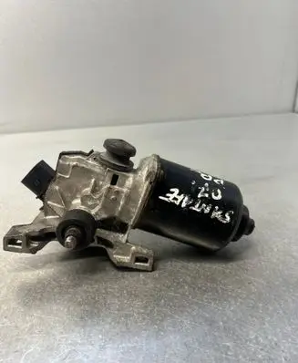 Hyundai Santa Fe Wiper motor 981102B900