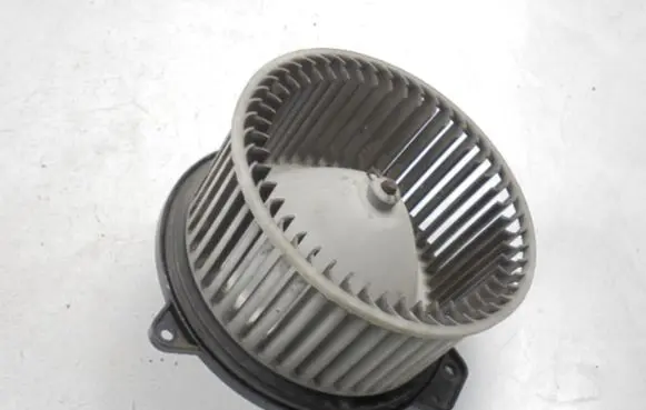 Mazda 323 Heater fan/blower 894000-0082