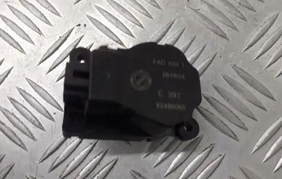 Alfa Romeo GT A/C air flow flap actuator/motor 52495065