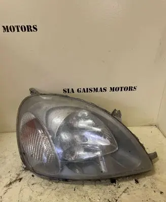 Toyota Yaris Headlight/headlamp
