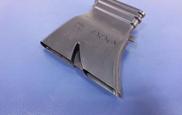BMW X7 G07 Intercooler air guide/duct channel 7434332