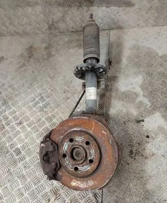 Volkswagen PASSAT B5 Front wheel hub spindle knuckle