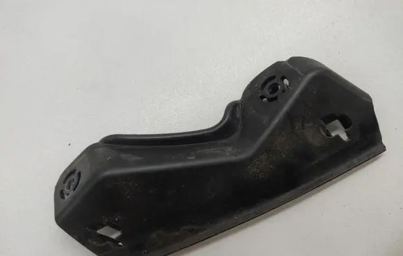 Volkswagen PASSAT B6 Front bumper mounting bracket 3C0807505