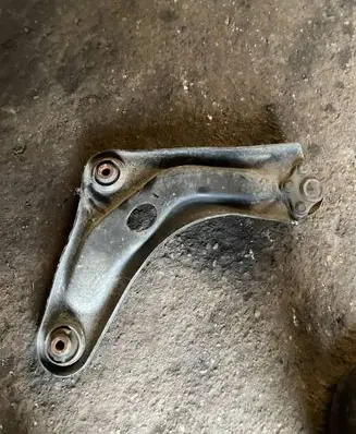 Peugeot 207 Front lower control arm/wishbone