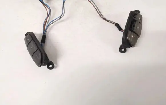 Opel Vectra B Steering wheel buttons/switches 90508669