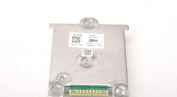 Nissan Juke II F16 Voltage converter/converter module L90206765