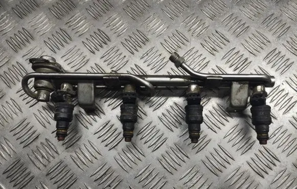Audi A4 S4 B6 8E 8H Fuel main line pipe 058133681