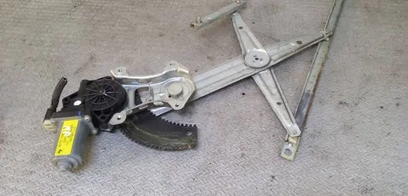 Nissan Note (E12) Front door window regulator with motor 8R38232B3 3036929A