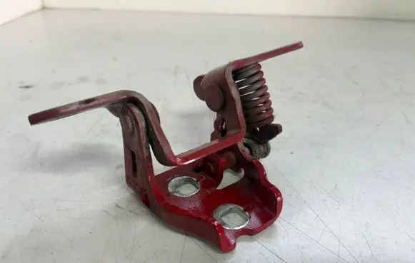 Dodge RAM 1500 DS Front door upper hinge 