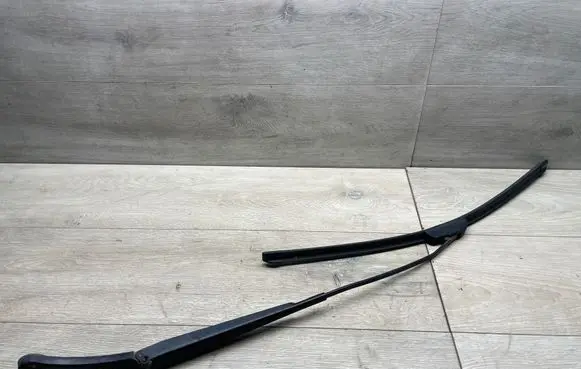 Volkswagen Transporter - Caravelle T5 Front wiper blade arm 7H1955409 7H1955409C
