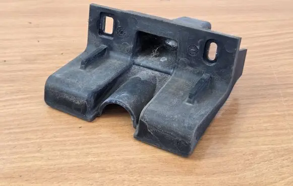 Audi A7 S7 4G Rear bumper mounting bracket 4G8807381