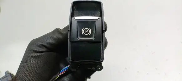 BMW X2 F39 Hand parking brake switch 6822523