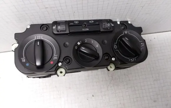 Volkswagen Touran I Climate control unit