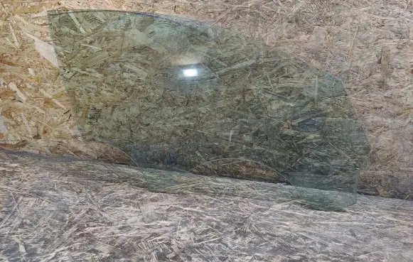 Jaguar XE Front door window glass four-door