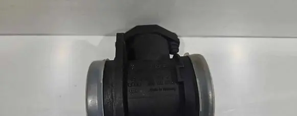 Audi A4 S4 B5 8D Mass air flow meter 058133471A 0280217112