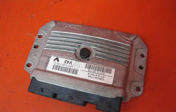 Renault Clio IV Engine control unit/module 237102071R 237103317R