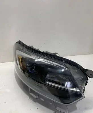 Opel Vivaro Headlight/headlamp 1656227880