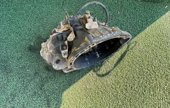 Renault Trafic II (X83) Manual 6 speed gearbox PF610 8200457486