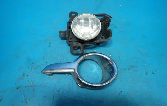Peugeot 208 I Front fog light 9675450980 9673233377 9675686980