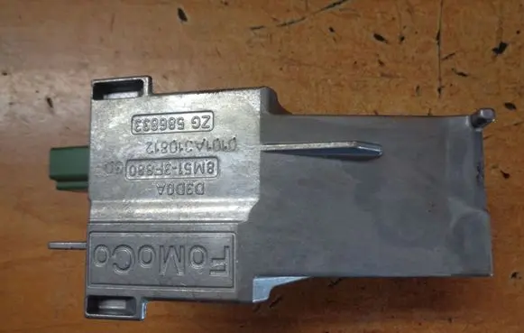 Ford Kuga I Steering wheel lock 8M513F880GD