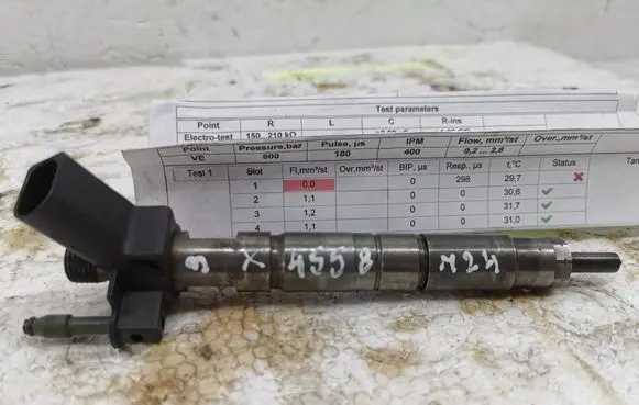BMW 5 F10 F11 Fuel injector 7823461