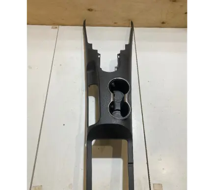 Ford Mustang VI Center console FR3B63044E50A