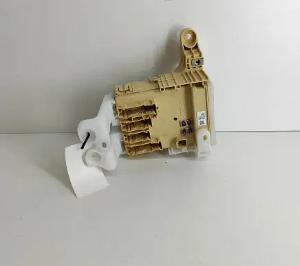 Toyota RAV 4 (XA40) Fuse module 8273042821 63586799