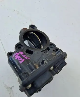 BMW 1 F20 F21 Throttle valve 8512452