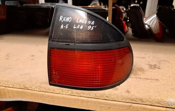 Renault Laguna I Rear/tail lights 7700820051 2225