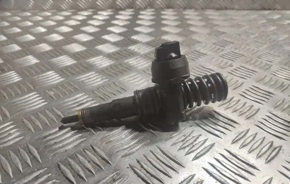 Volkswagen Caddy Fuel injector 038130073BN