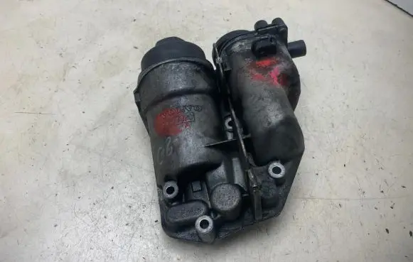 Volvo S80 Oil filter mounting bracket 30677920