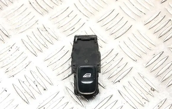 Volvo V70 Electric window control switch 8685288 19206