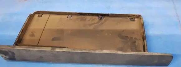 Mazda BT-50 Glove box