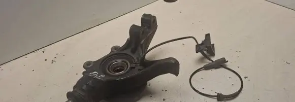 Citroen C4 Grand Picasso Front wheel hub spindle knuckle