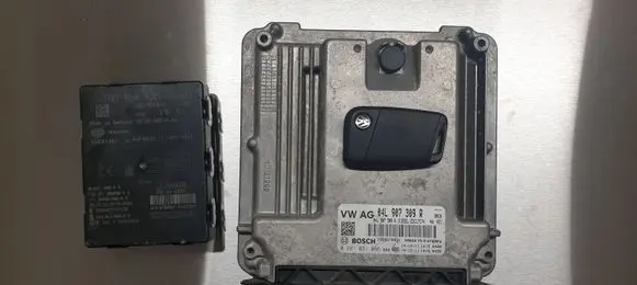 Volkswagen PASSAT B8 Engine control unit/module 04L907309R 3Q0959435