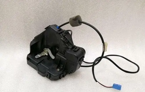Mercedes-Benz CLS C219 Coupe door lock (next to the handle) A2197300435