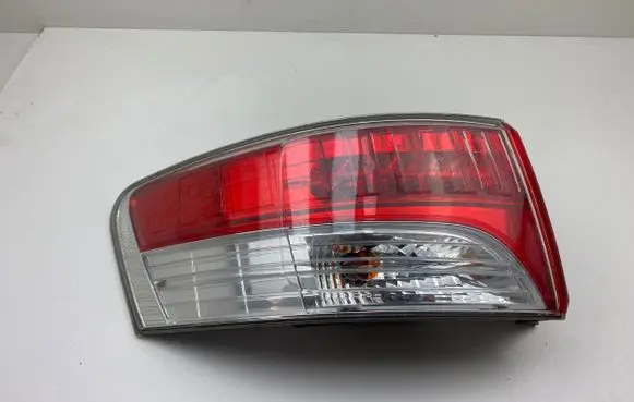 Toyota Avensis T270 Rear/tail lights