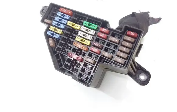 Skoda Octavia Mk2 (1Z) Fuse module 4010601167