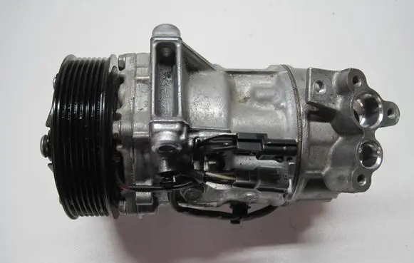Nissan Qashqai Air conditioning (A/C) compressor (pump) 926008955R