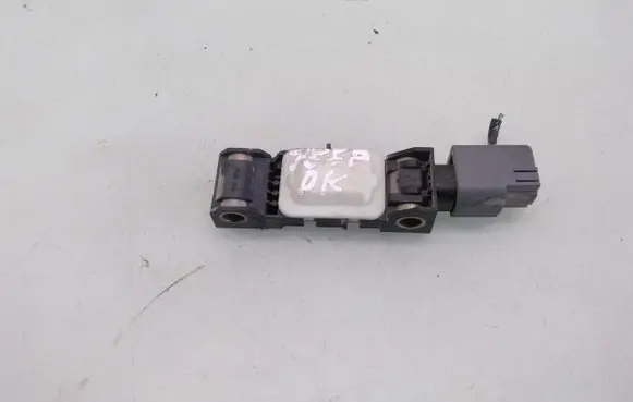 Jeep Grand Cherokee (WK) Airbag deployment crash/impact sensor 04671779AC