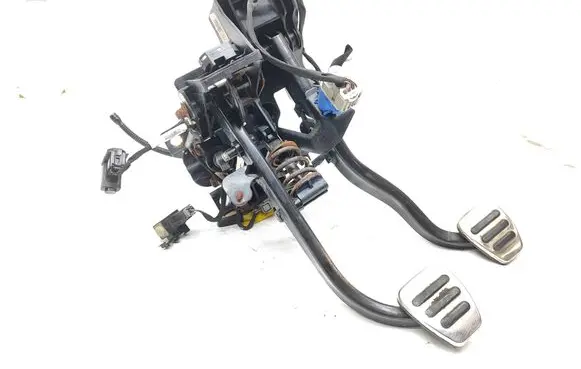 Ford Mustang VI Pedal assembly FR3C2450CG K1514084424 1000857550A